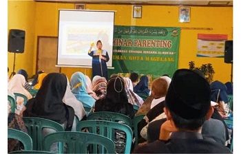 MI Al Iman Gelar Seminar Parenting Bertajuk “Membina Hidup Bahagia dengan Al-Qur’an”