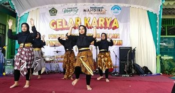 MA AL Iman Kota Magelang Implementasikan P5 & PRA Melalui Even “Gelar Karya”