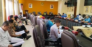 Ikuti Sosialisasi Raperda KTR, Usulkan Untuk Efektifkan Komunikasi & Konsultasi Dengan Tokoh Agama