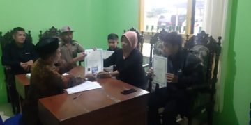 Dihadiri Saksi, Kepala KUA Magelang Tengah Langsungkan Pengislaman 3 Warga Kelurahan Cacaban