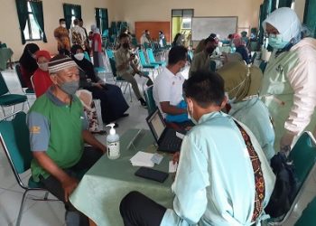 Kepala Kankemenag Dampingi Walikota Magelang Serahkan Surat Keputusan UPZ Masjid 