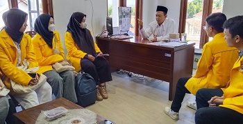 Kepala KUA Magelang Utara Terima Kunjungan Mahasiswa Untidar Untuk Berkonsultasi