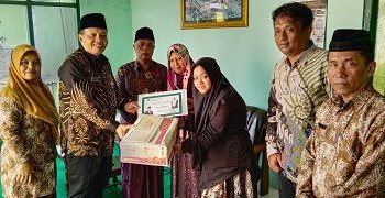 Berikan Support, Kepala Kankemenag & Kepala MAN Kunjungi Sahla Firdaus Di Kediamannya